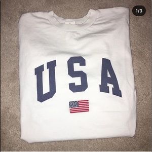 Brandy Melville cropped graphic tee